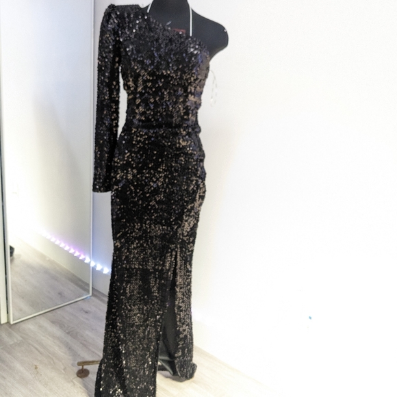 Black sequined maxi gown - Picture 10 of 12